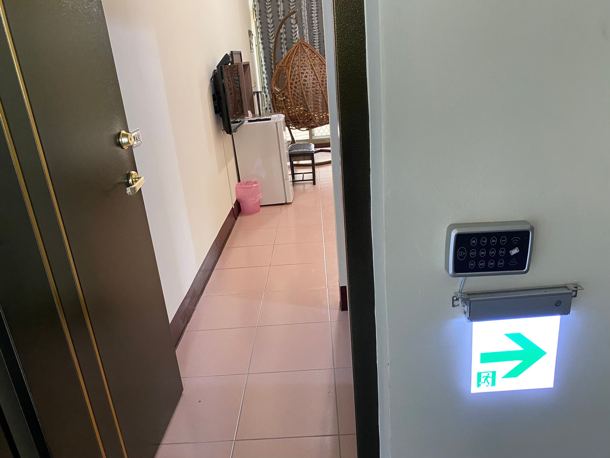 鹿港天后民宿外觀或內部，呈現寧靜、舒適的度假氛圍。